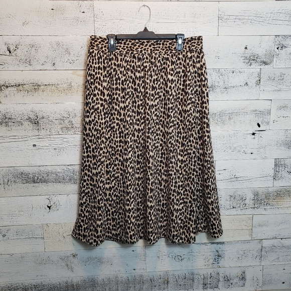 LOFT Dresses & Skirts - Large LOFT Cheetah print Skirt NWT with pockets